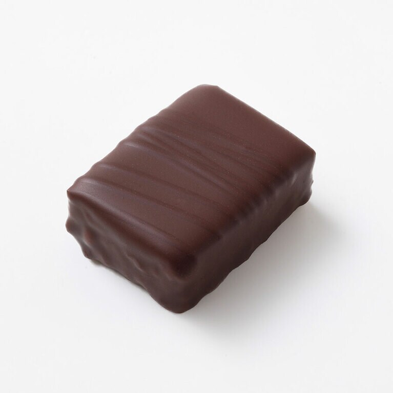 「アンフィニマン プラリネ」。