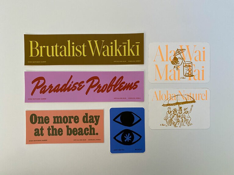 遊び心いっぱいのメッセージが書かれたステッカー6ドル〜。