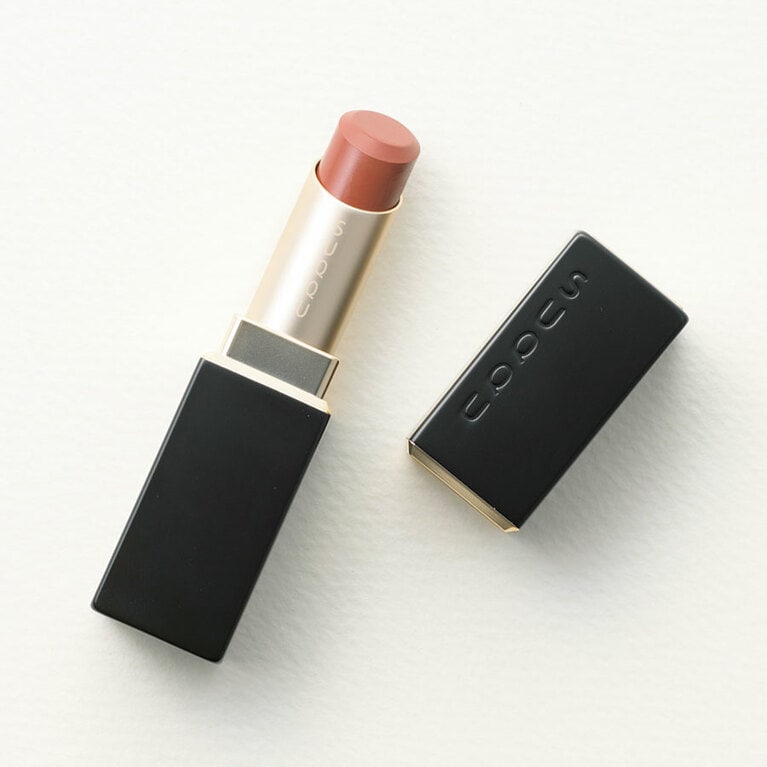 バイブラント リッチ リップスティック 全10色(写真は09) 5,000円／SUQQU