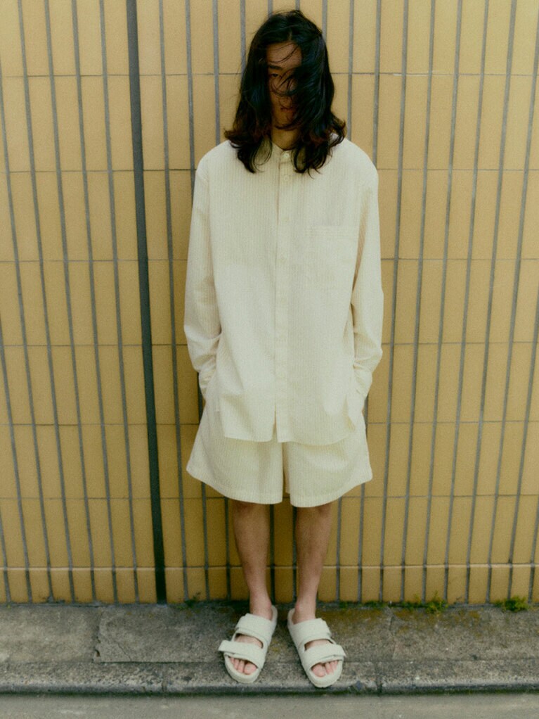 シューズ「Uji」73,700円。