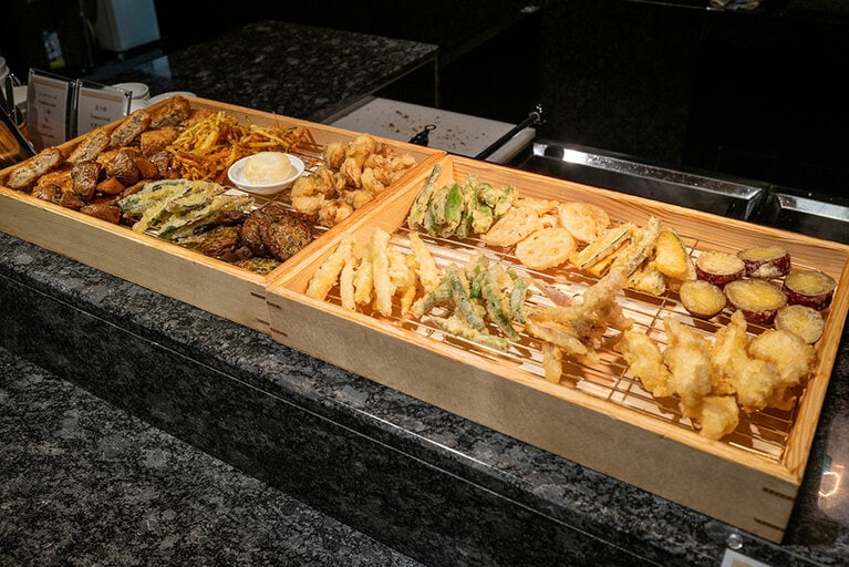 天ぷらは揚げたてが食べられる！