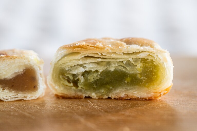 繊細な層が、食欲をそそる。