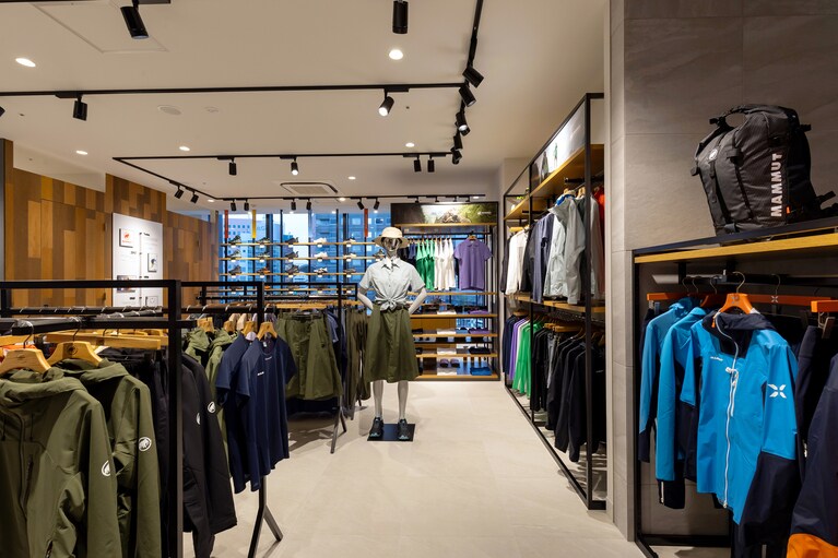 “日本一楽しい街”博多に誕生した日本一楽しいアウトドアストア「マムート 福岡天神」