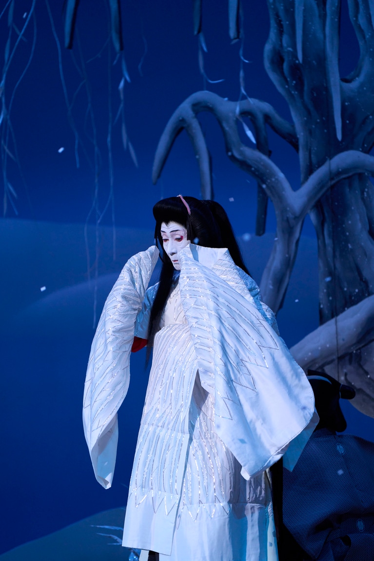 喜久雄と俊介を魅了した小野川万菊の「鷺娘」。『国宝』公式Xより。