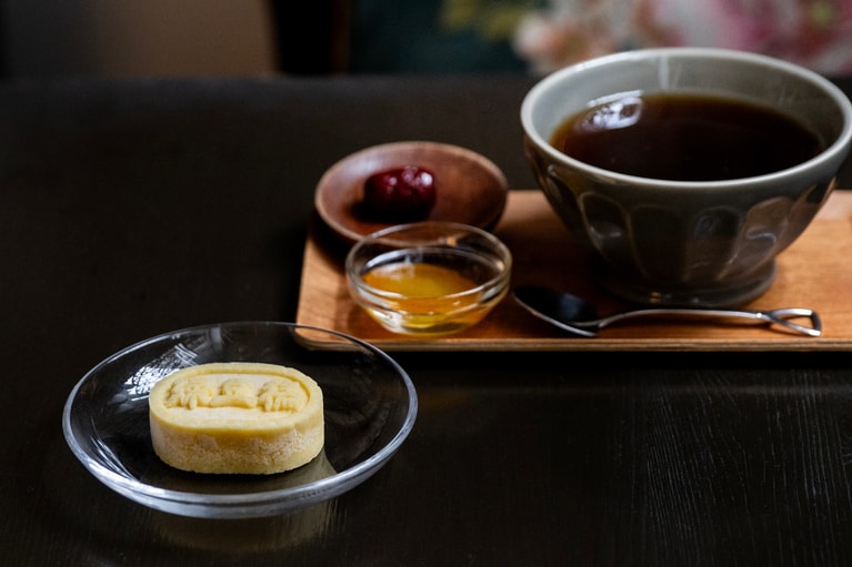 緑豆のケーキ「緑豆糕」495円。2025年の提供は8月6日～9月下旬（予定）。