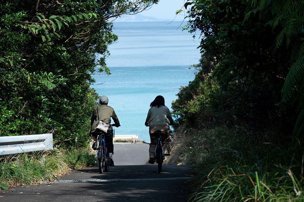 蛤浜海水浴場「はまぐりデッキ」では自転車を借りて散策。