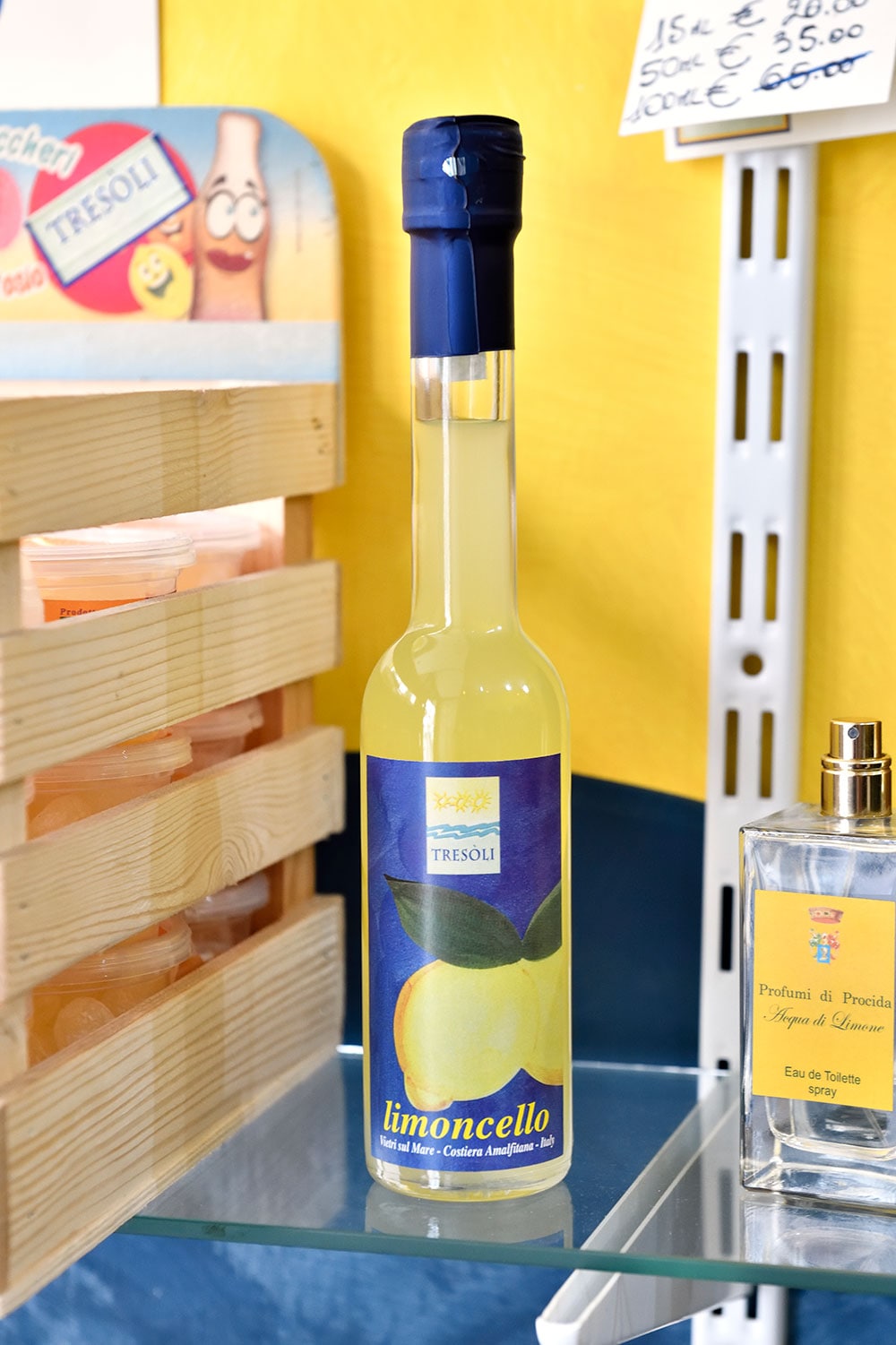 レモンのリキュール“リモンチェッロ”もこの地の名産品。