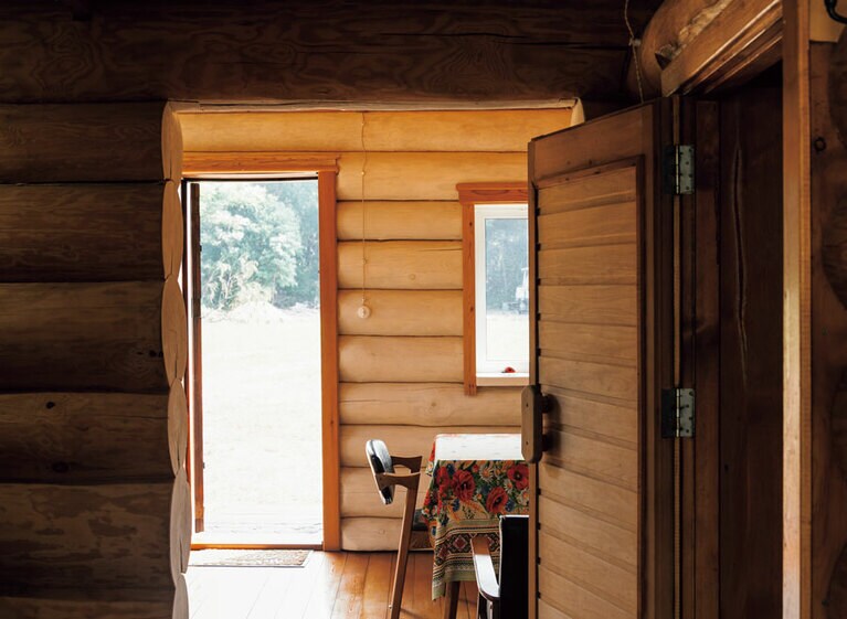 5人までゆったりくつろげる休憩スペースでは、ドリンクなども注文できる。（IZBA　福岡）