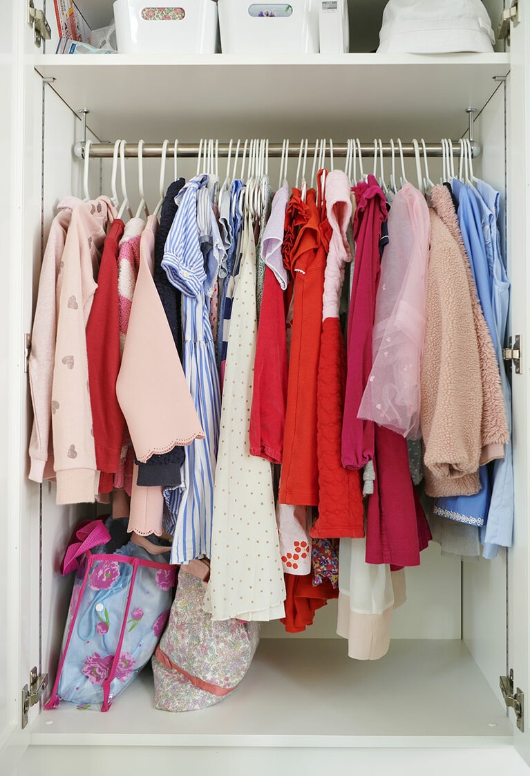 最近整理したもの「子どもの服」。