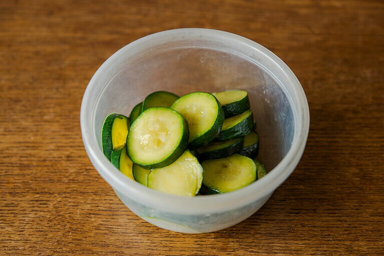 ズッキーニナムル。