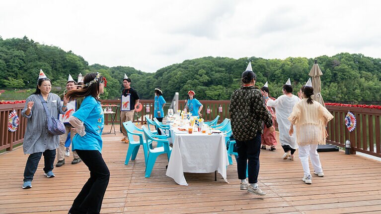 スウェーデンの乾杯の合図は「スコール！」