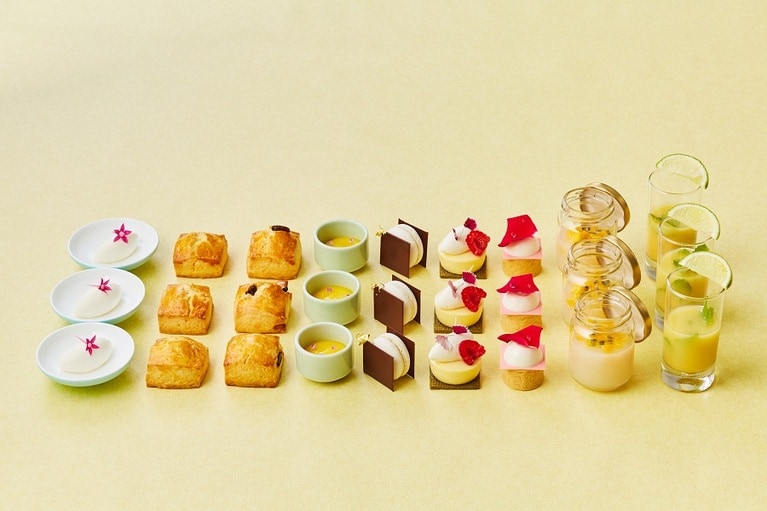 酒粕スコーンや乳酸菌チョコレートのマカロンなど、乳酸菌スイーツが並ぶ。