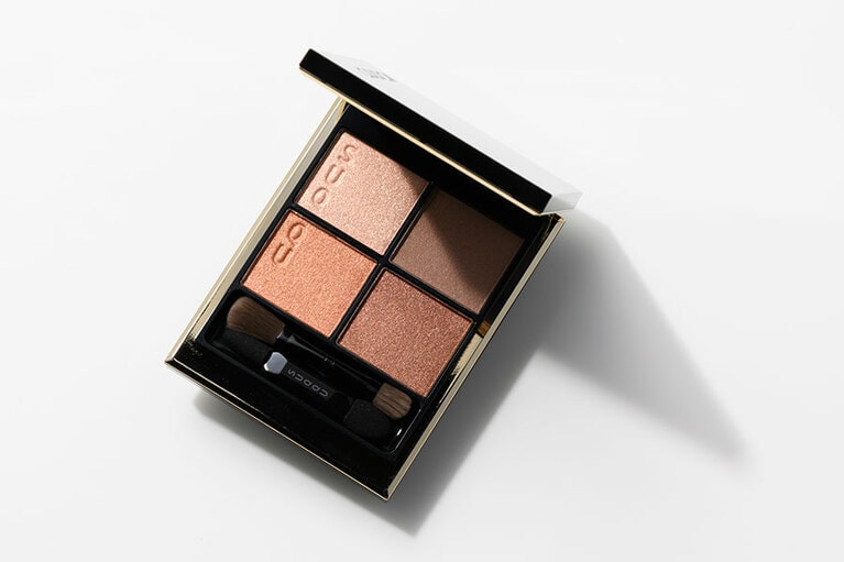 シグニチャー カラー アイズ 02 7,700円／SUQQU