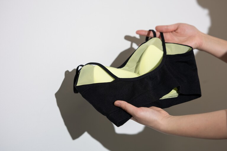 カップを収める裏地はシームレスになっていて、肌あたりも心地よい。