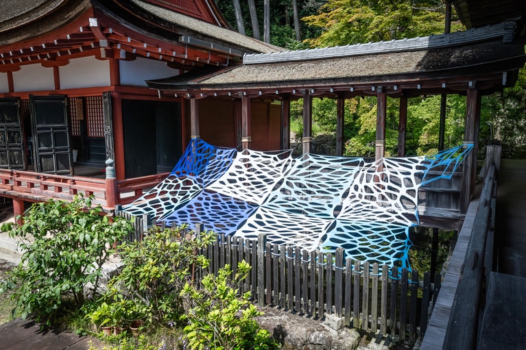 長命寺に展示されている宇野裕美の作品。