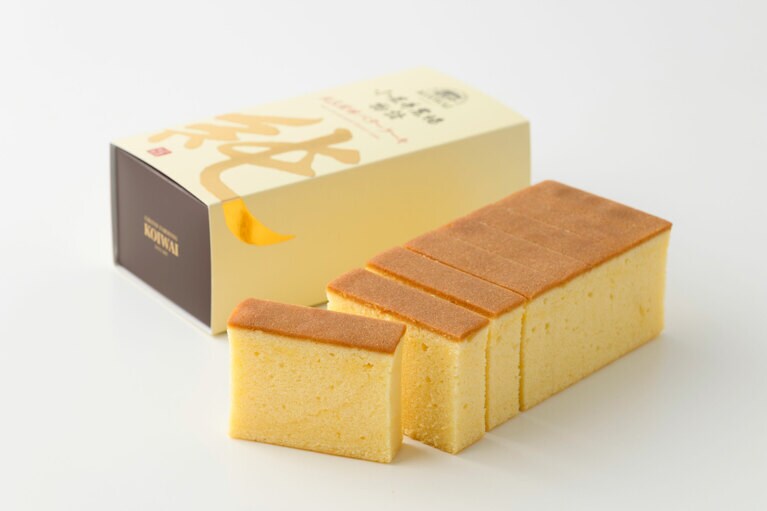 小岩井農場 純良醗酵バターケーキ 2,322円。