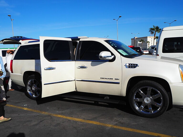 空港からリゾートまでは車で35分程度。2018年末までは送迎サービス無料。