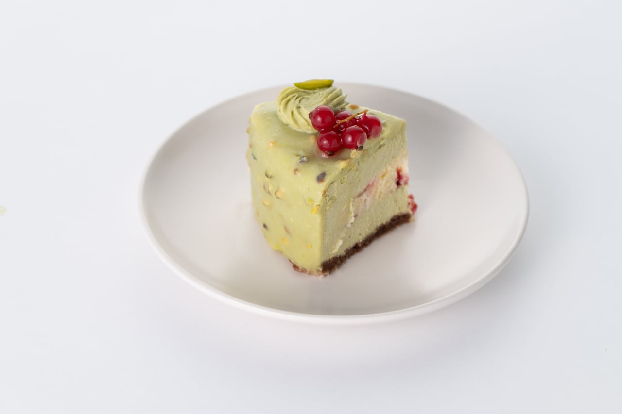 赤すぐりの甘酸っぱさが全体のまとめ役に。