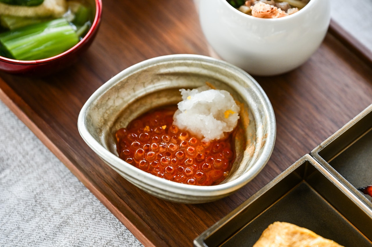 「いくらの醬油付け」も贅沢に。