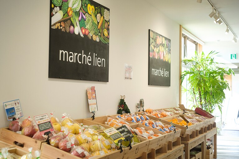 農家直送の野菜やフルーツ、シャルキュトリーやスイーツ、お酒など、“宮城のおいしい”が集結する「マルシェ リアン」。