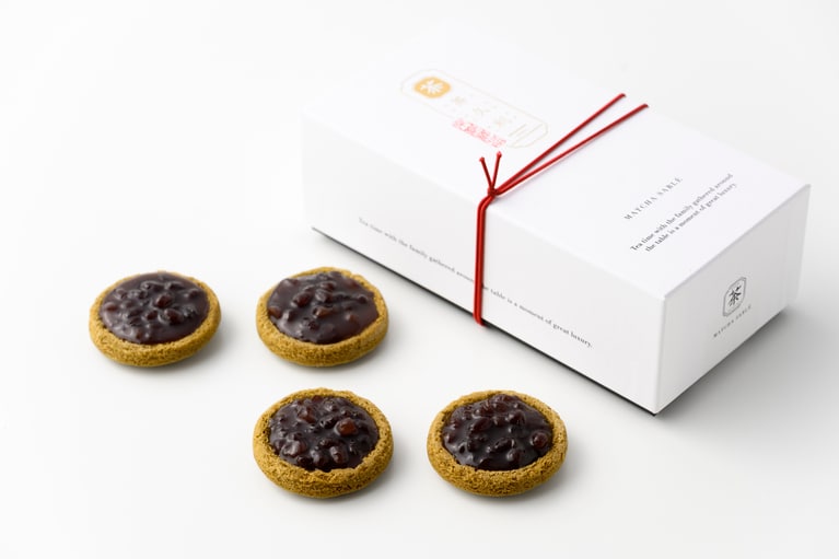 お濃茶サブレと小豆餡 1,080円（4個入り）。