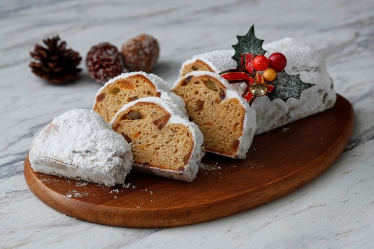 ホテルニューグランド「シュトーレン」(7cm×20cm／3,024円)