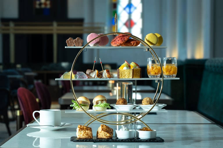 「ホテルインディゴ長崎グラバーストリート with ピエール・エルメ・パリ」のイメージ。1名6,700円（税込・サ別）。2日前までに要予約。提供期間は、2025年5月31日（土）まで。