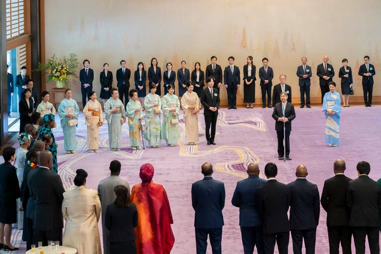 皇居・宮殿でのお茶会　宮内庁提供