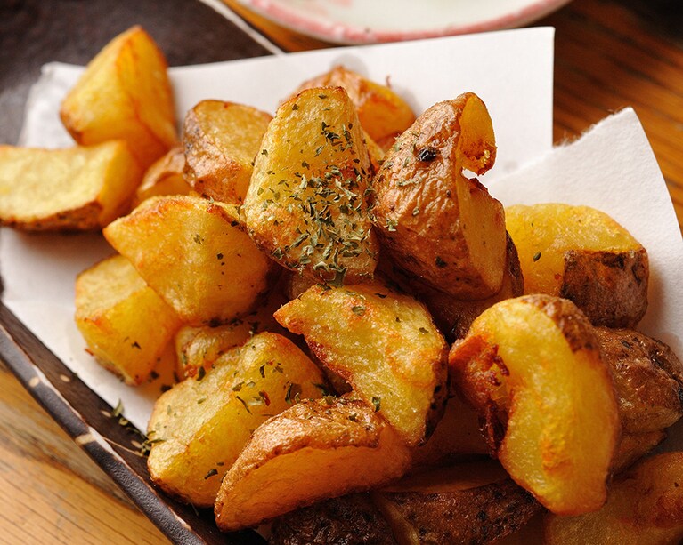 「こんなの初めて！」と驚きの味わい。折笠農場のじゃがいも「さやあかねのポテトフライ」600円。