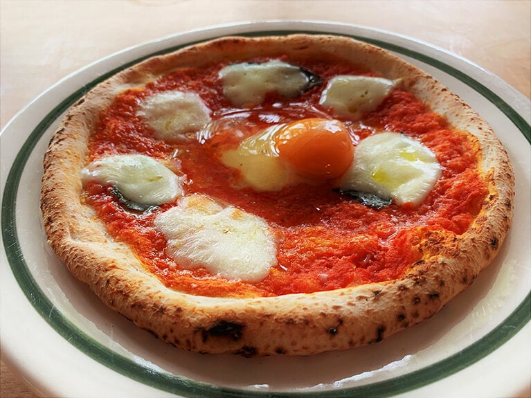 トッピングにおすすめという生卵を載せてみましたら、とても満足できるお味になりました。