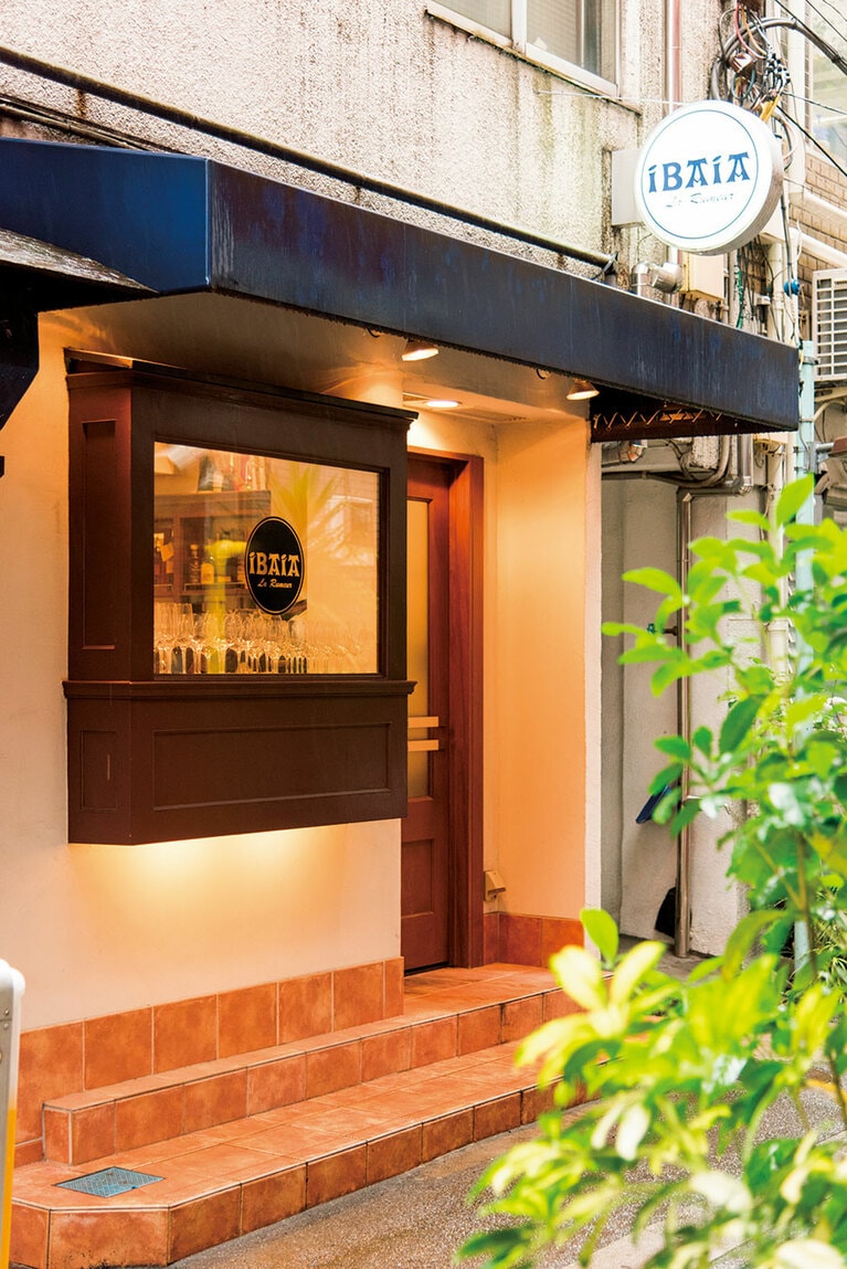 東銀座の路地裏にある小さなレストラン。