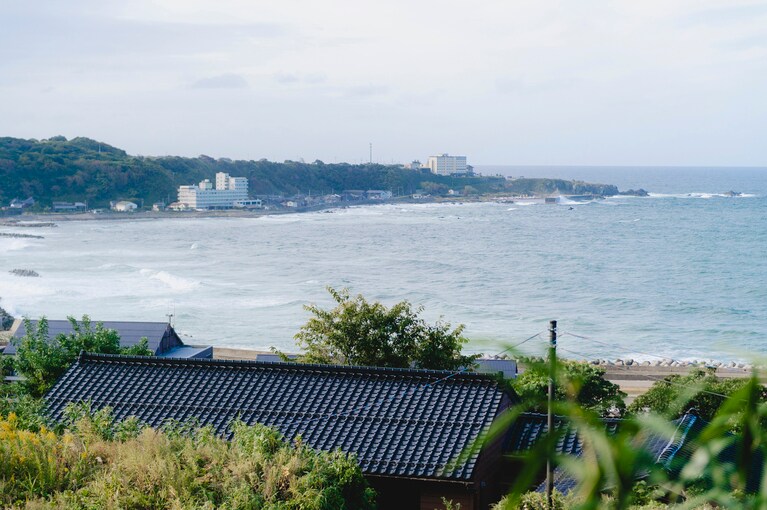 京町茶屋から見える海。波音がただただ心地よい。