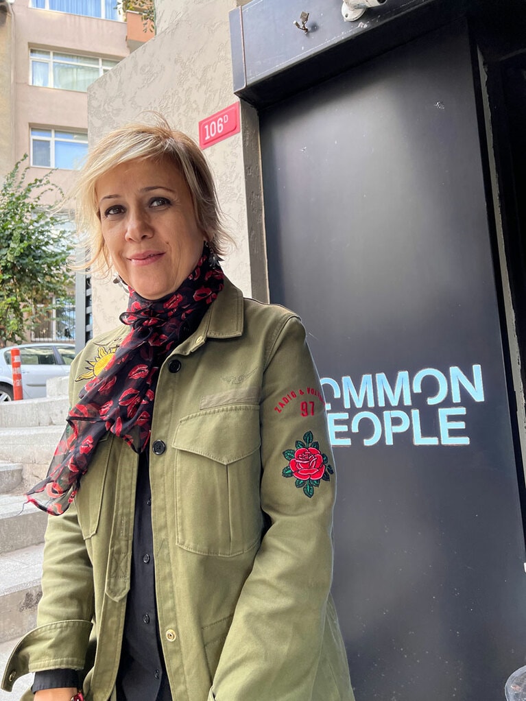 創始者のオズレム・ギュルダーさん。