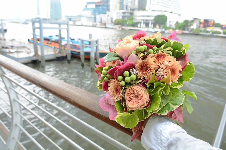 チャオプラヤ川クルーズは路線により様々ですが1回30バーツ（120円程度）。