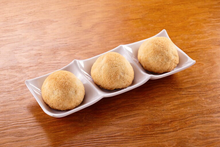 “ベイクド チャーシューバオ” 600円(3個)。