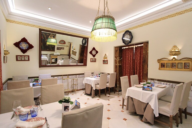 「ラ・タベルナ・デル・アラバルデロ」のメインダイニング。