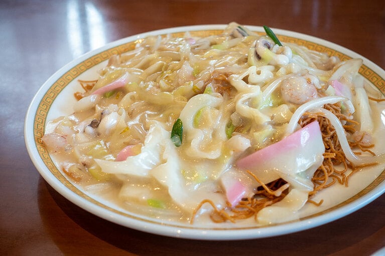 「炒麺(細麺の皿うどん)」1,210円。