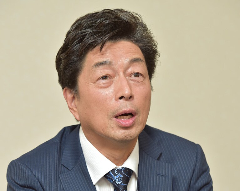 私にとって中村雅俊といえば「ゆうひが丘の総理大臣」。主題歌「時代遅れの恋人たち」もまたどこかで歌ってほしいなあ。