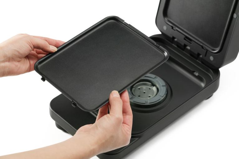 上下のプレートは取り外して丸洗い可能。