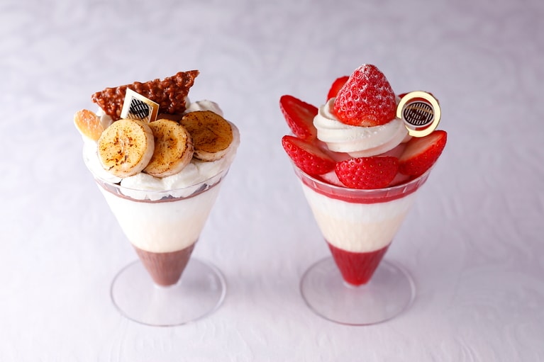 ストロベリーパフェケーキ、チョコレートパフェケーキ　各1,080円。消費期限：当日中（要冷蔵）