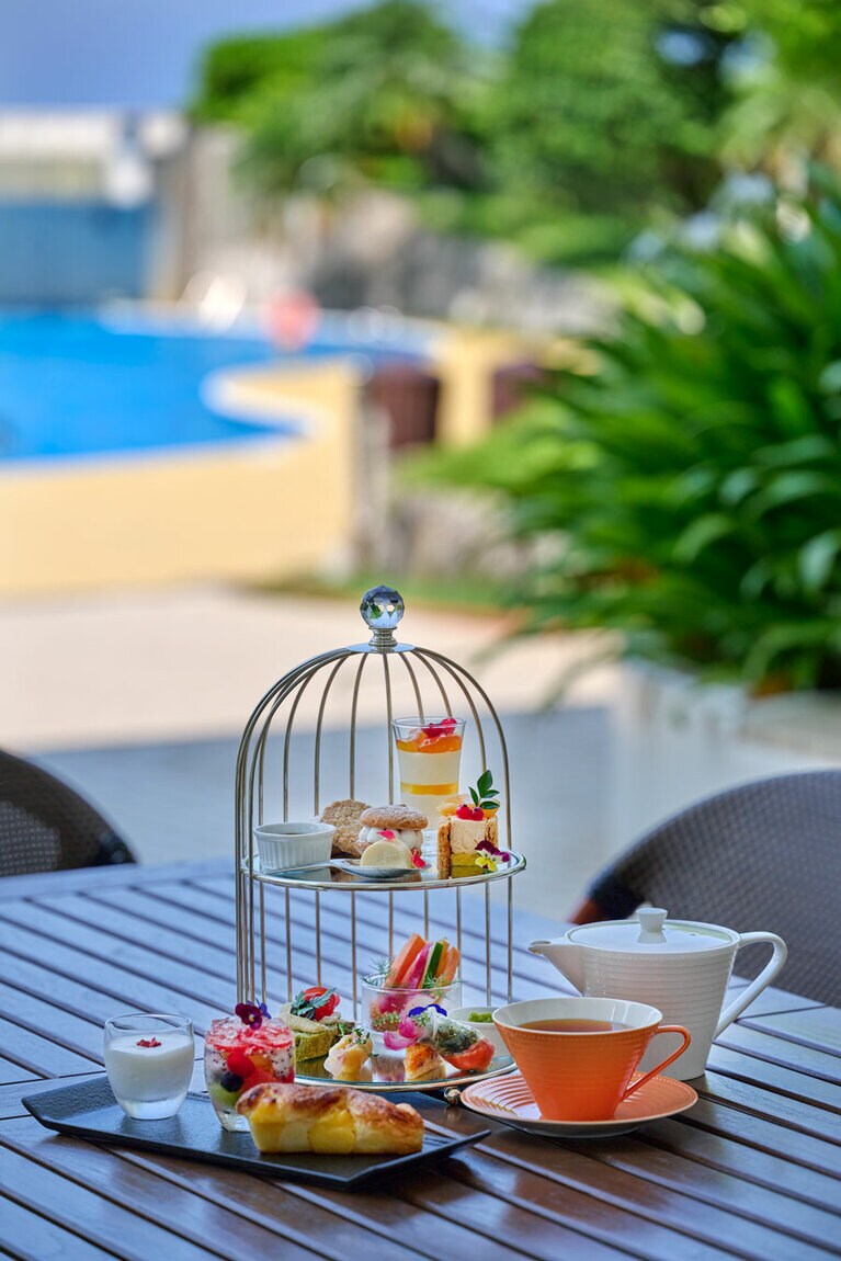 「オーシャンカフェ」のアフタヌーンティーも好評。4,000円。