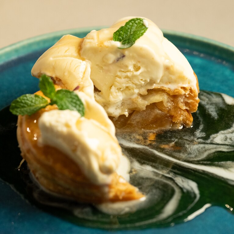 「焼きたてパイ アラモード」。