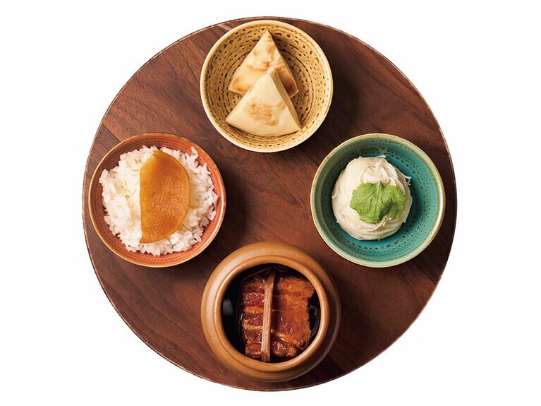 トンポーローのセット580元。