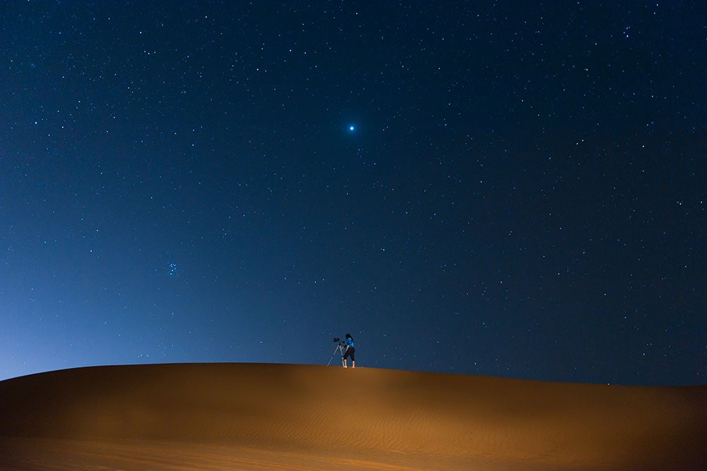 砂漠で見上げる星は、筆舌に尽くし難い美しさ。