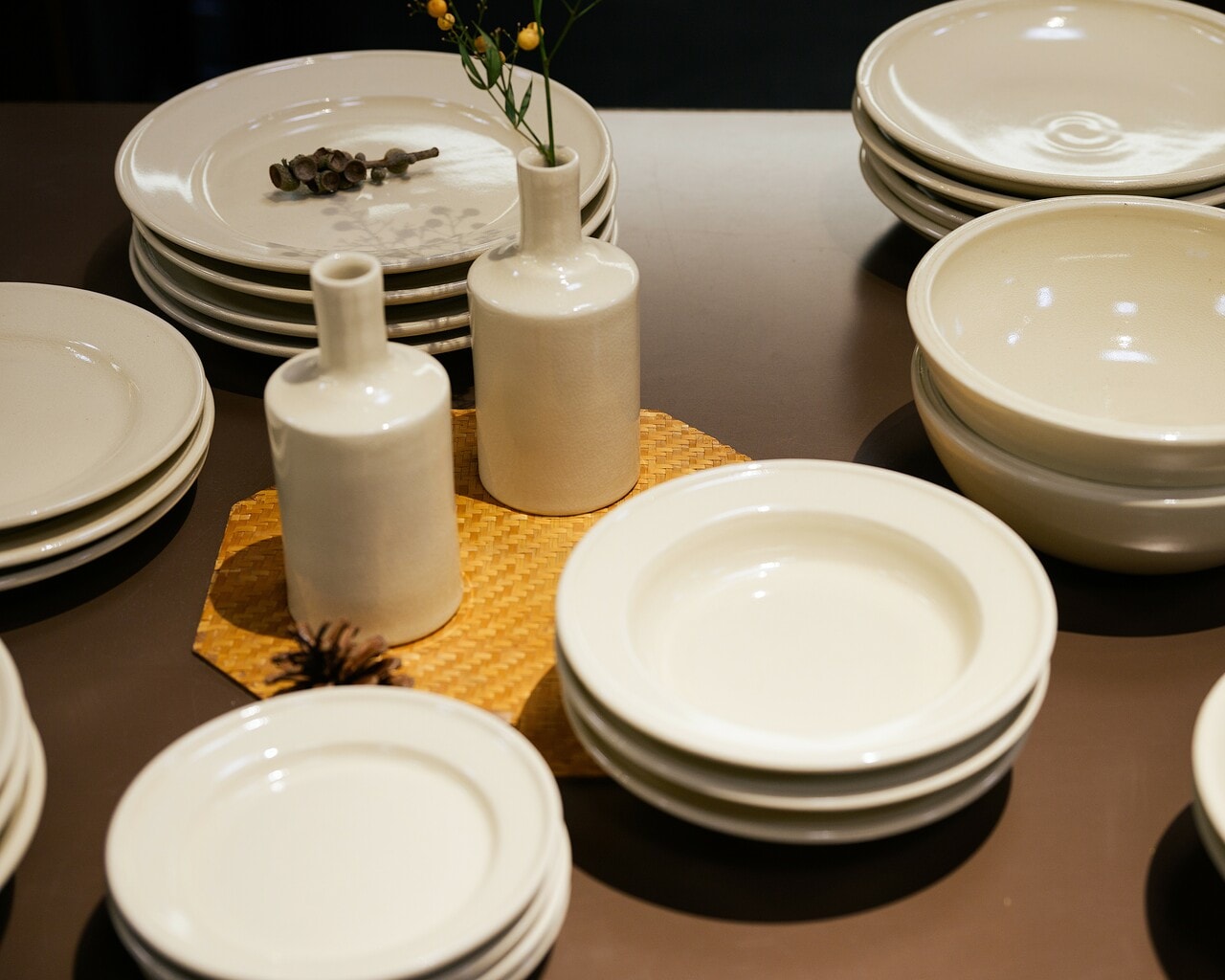 売店には現代のライフスタイルに合わせた作品も。