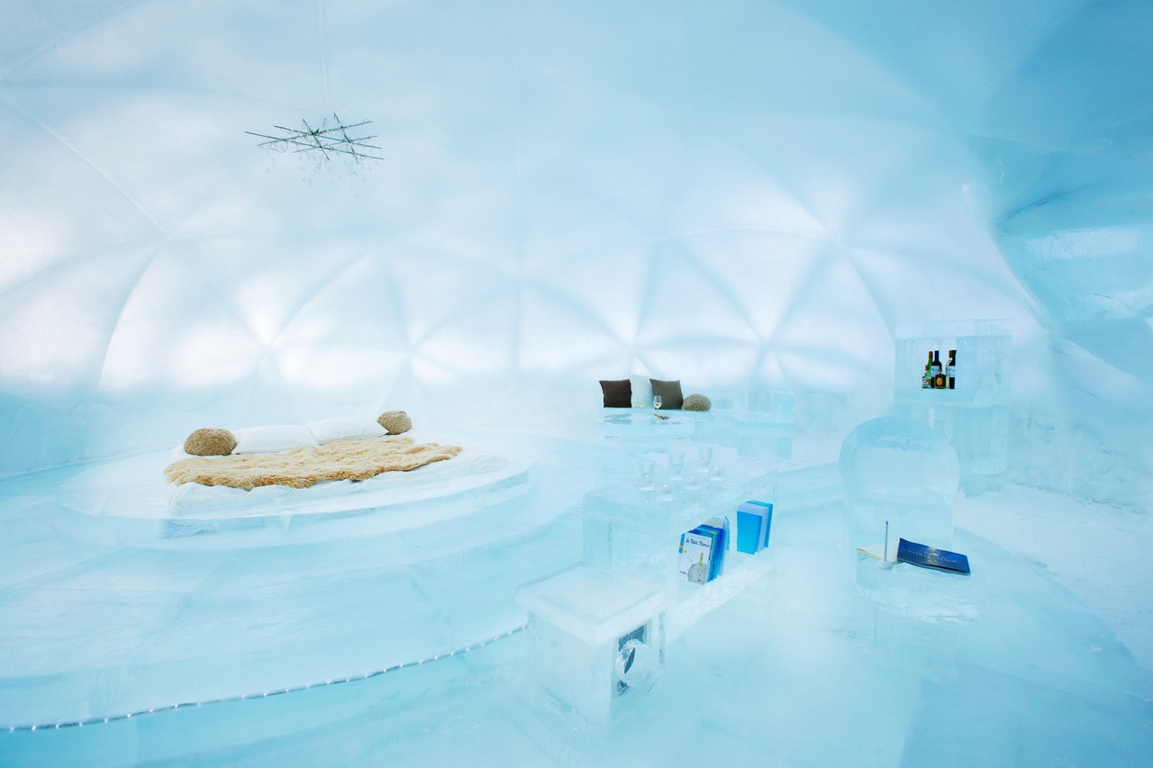 「氷のホテル」は直径約8.5メートル、高さ約3.5メートルのドーム型。