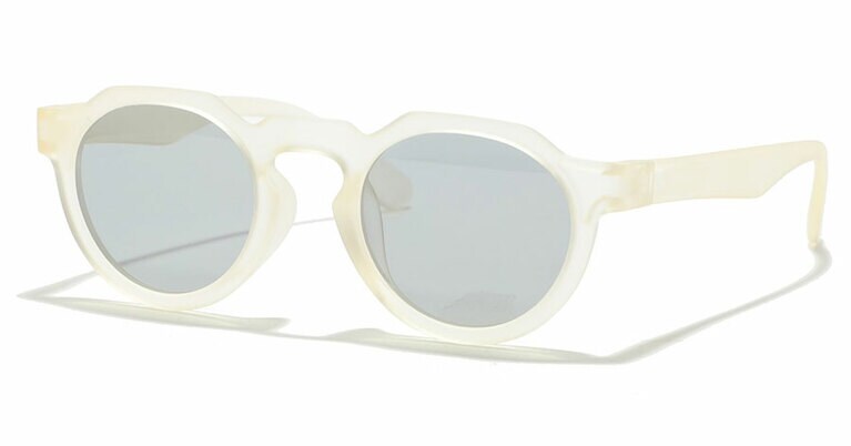 HORIZON CLEAR clear（偏光調光レンズ）9,900円／ジュガード14（TTIME）