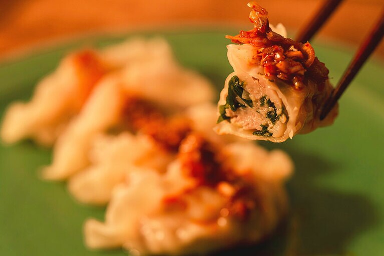 海の幸が詰まった水餃子。