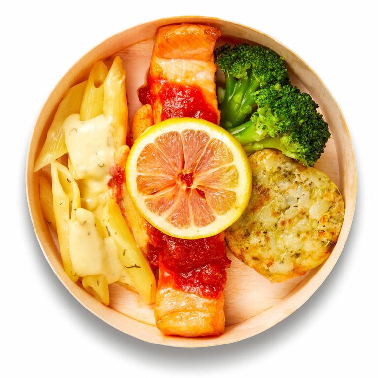 「サーモンフィレBOX」790円 。※レストラン価格 799円