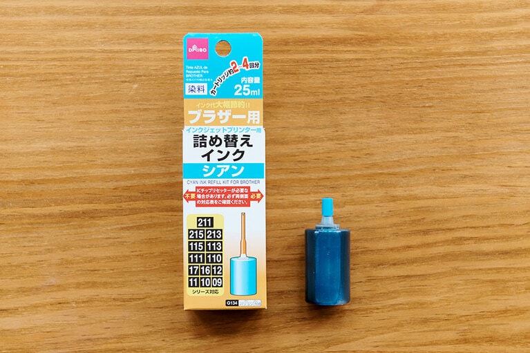 いろいろなタイプの詰め替えインクがありますが、「染料」と書いてあればどれでも使えます。